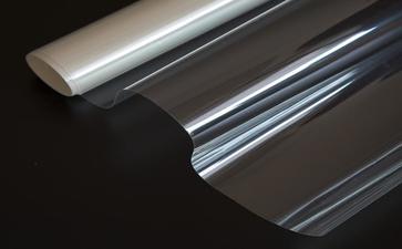 PET抗紫外线膜在汽车车窗防晒隔热中的高效应用与性能实测